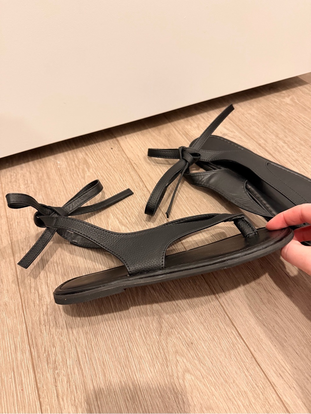 Women's Black Tie-Up Leather Sandals - Picture 3 of 4
